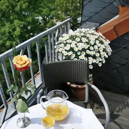 Regina -garni 3* Cologne
