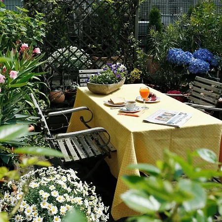 Hotel Regina - Bed & Breakfast Koeln Bed & Breakfast