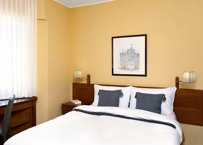 Regina 3*